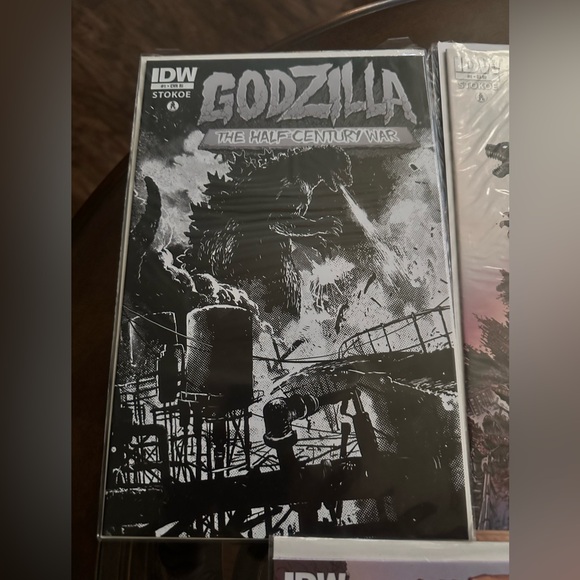 Godzilla Comic Book Collection - Multicolor - Picture 3 of 7